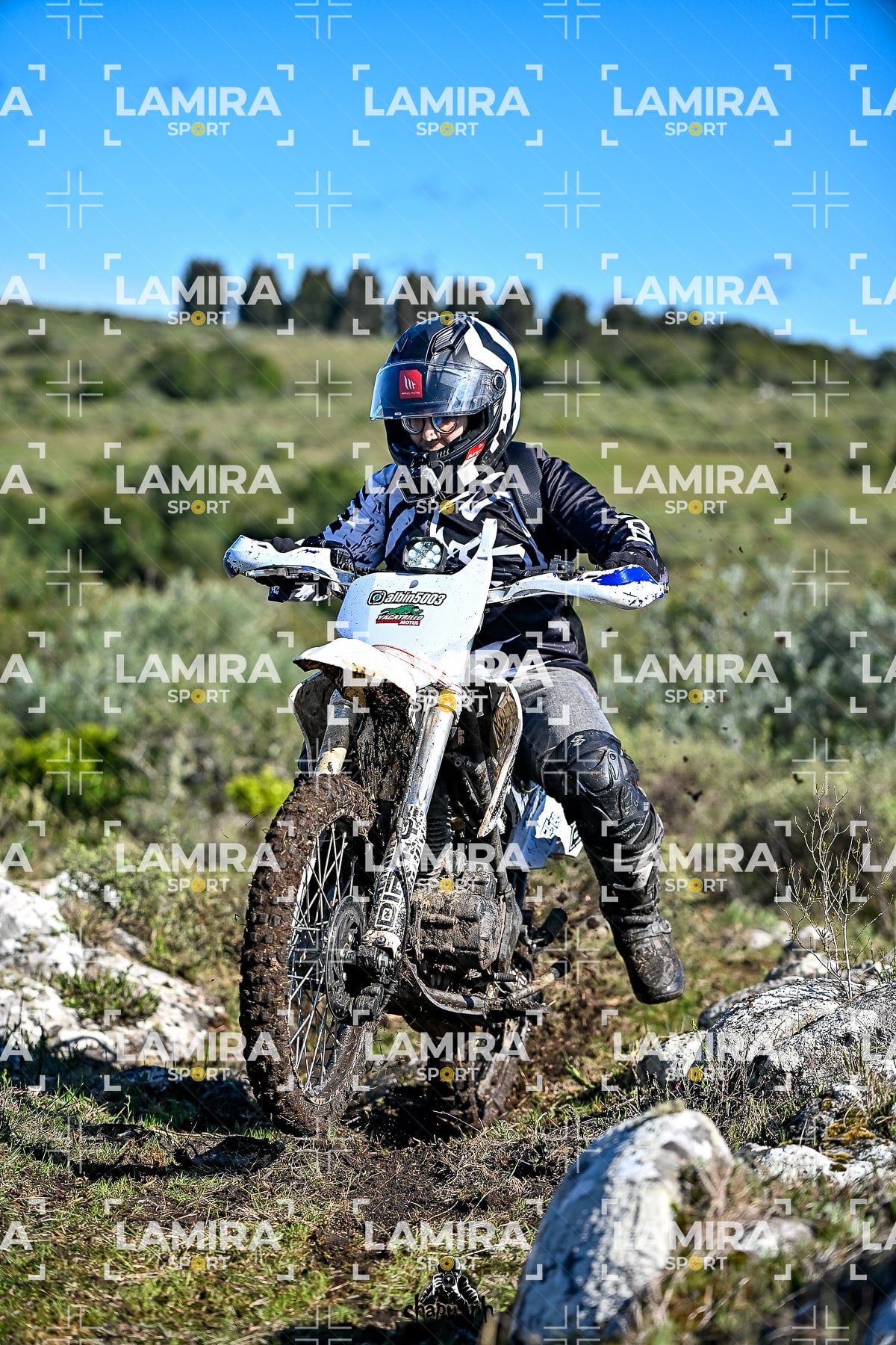 yacatrillo — BCD8059