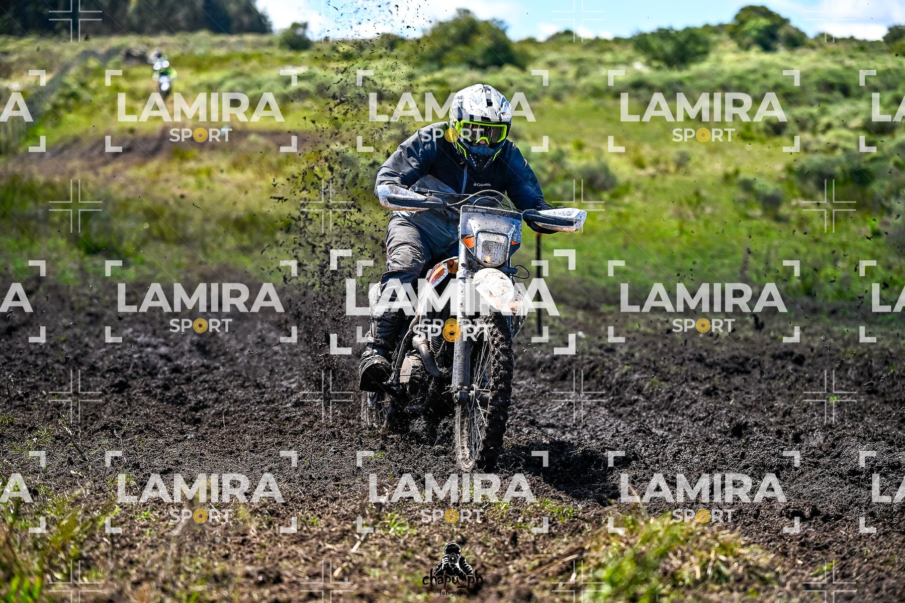 yacatrillo — BCD8860