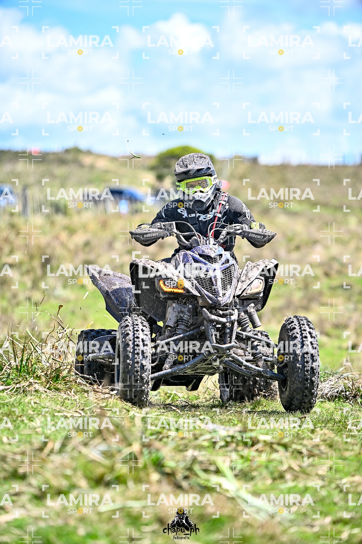 yacatrillo — BCD9897